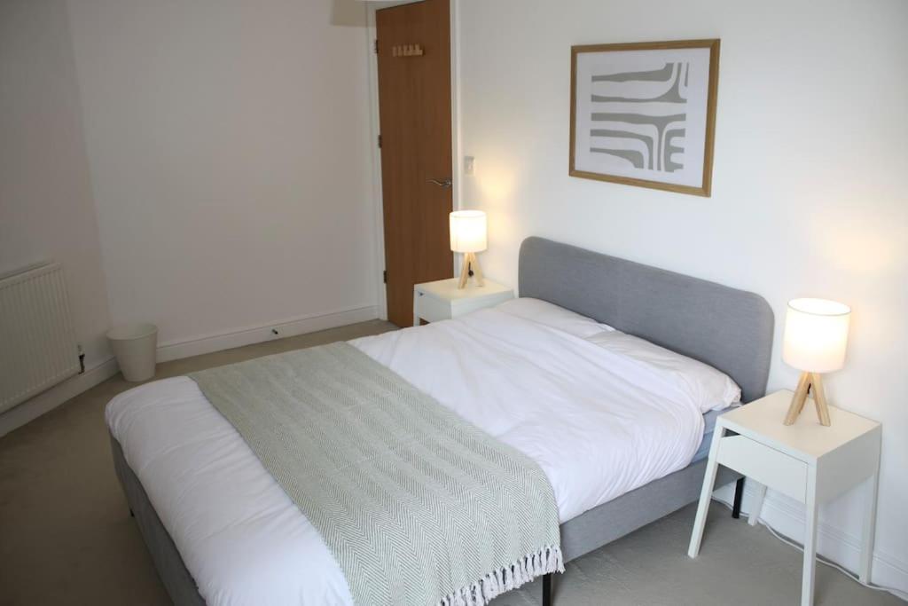 2 Bed 2 Bath Apartment & Parking - Lgw 10Min Drive Crawley  Dış mekan fotoğraf