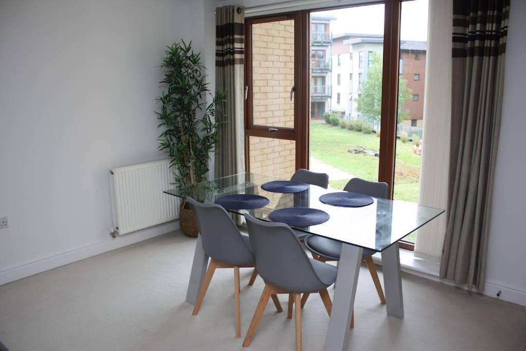 2 Bed 2 Bath Apartment & Parking - Lgw 10Min Drive Crawley  Dış mekan fotoğraf