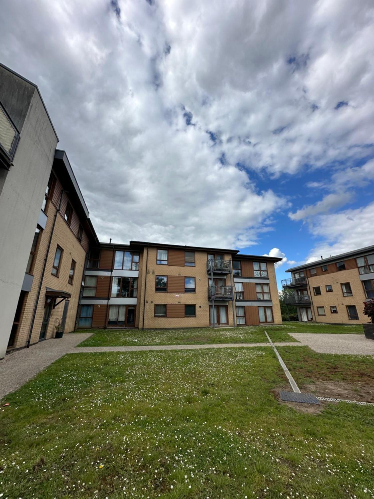 2 Bed 2 Bath Apartment & Parking - Lgw 10Min Drive Crawley  Dış mekan fotoğraf